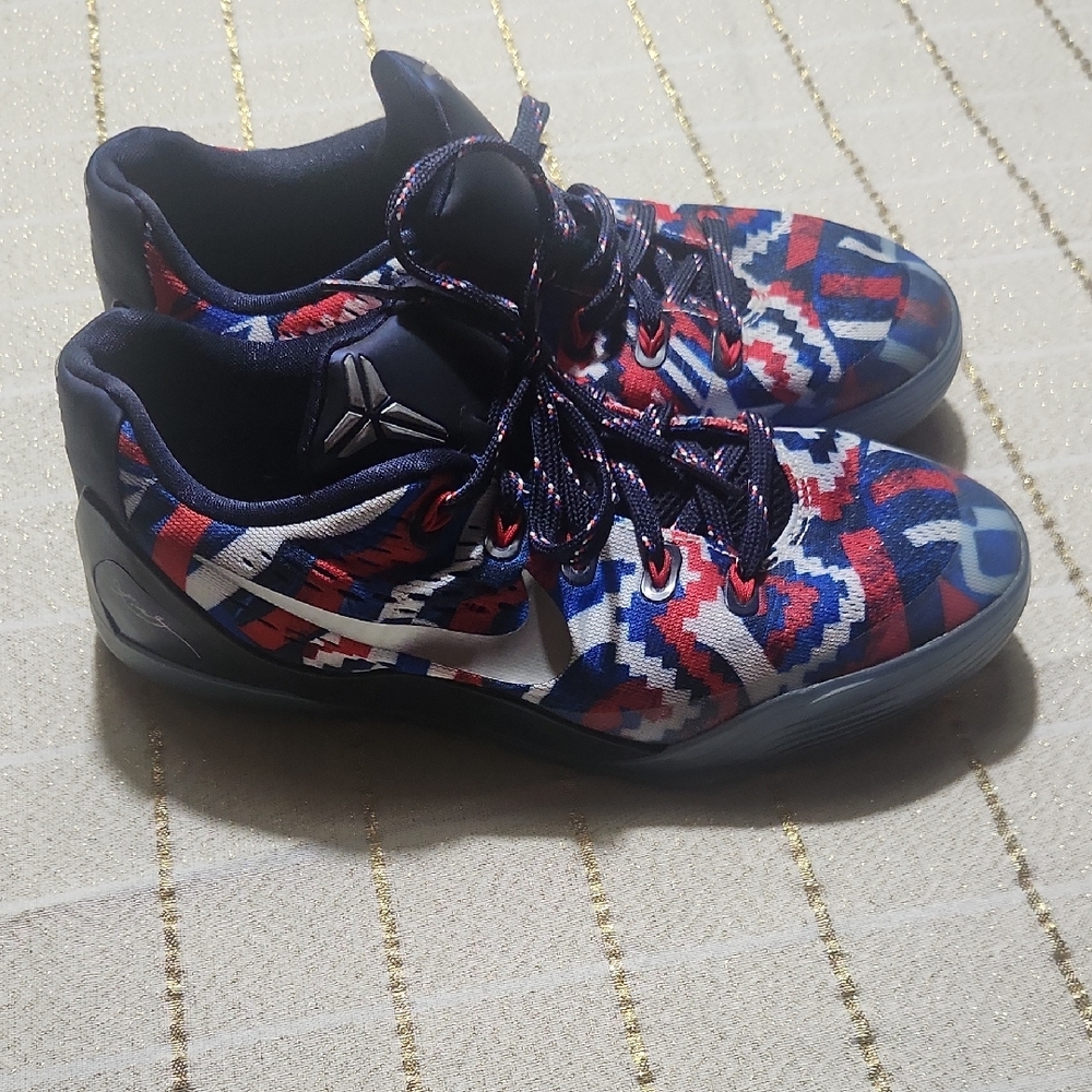 Nike Kobe 9 EM 'Independence Day' sneaker